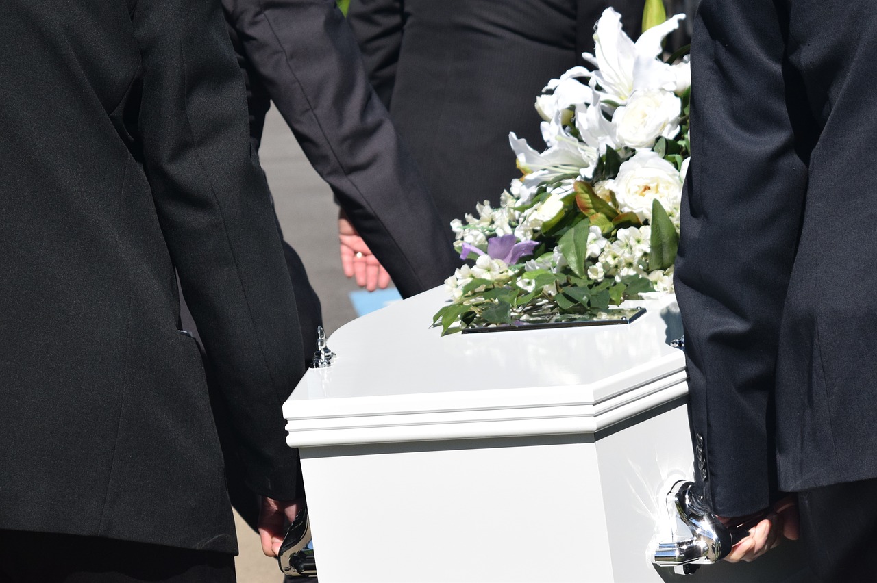 por qué debemos ir a los funerales